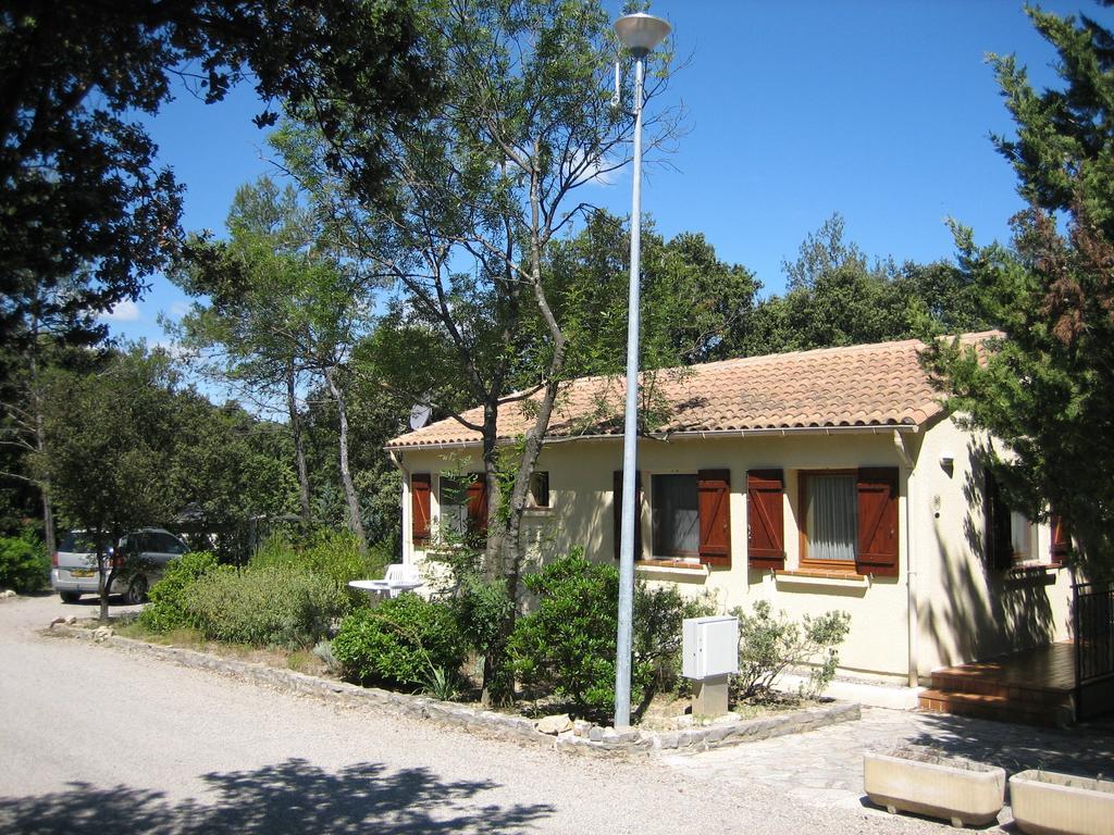 Bungalow Claret Vacquieres  Exterior photo